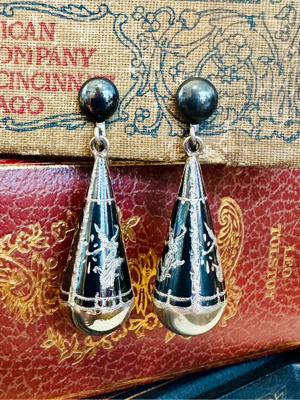 Vtg Siam Sterling Silver Niello Cone Screw Back Earrings – Goddess & Angel